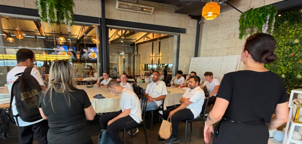 מבחני קבלה בהשגחה באולם