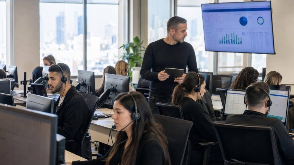 הקמת מערך שירות טלפוני: מה צריך לדעת לפני שמתחילים
